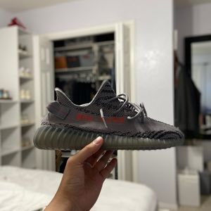 YEZZY BELUGA 2.0